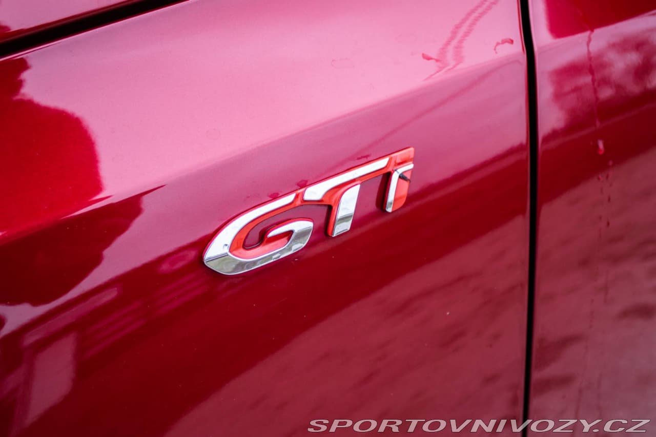 2016 Peugeot 308 - 11