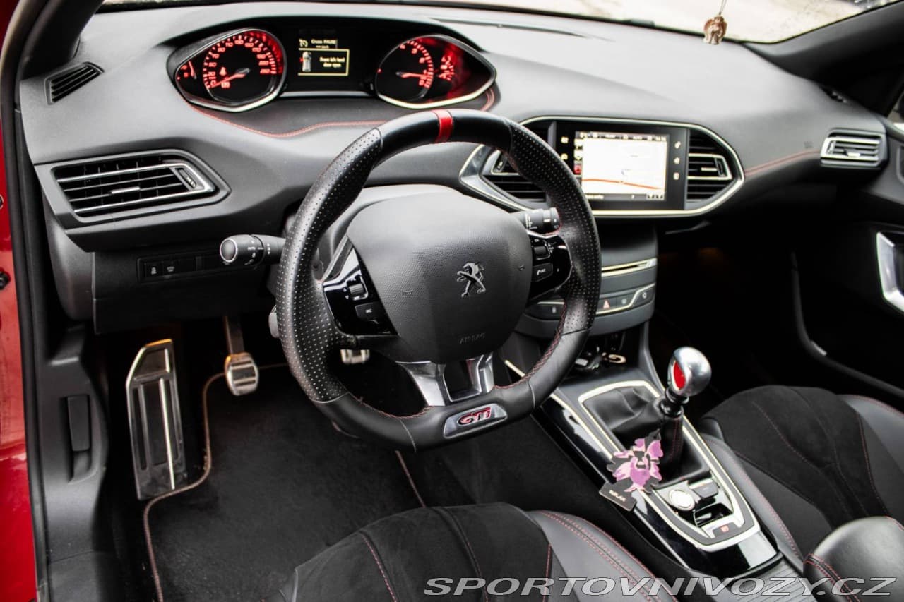 2016 Peugeot 308 - 17