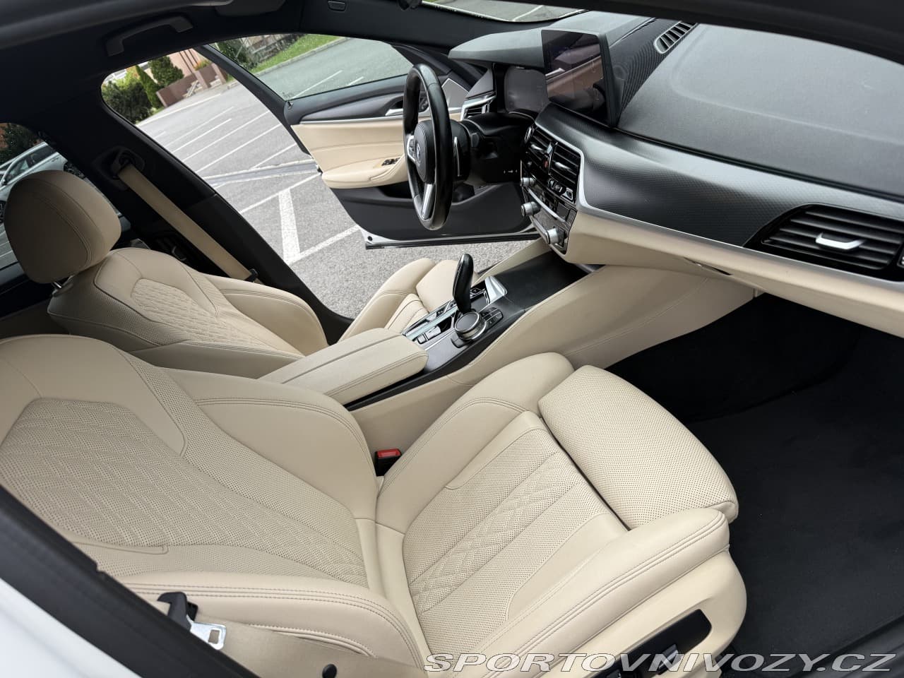 2022 BMW 5-Series - 10