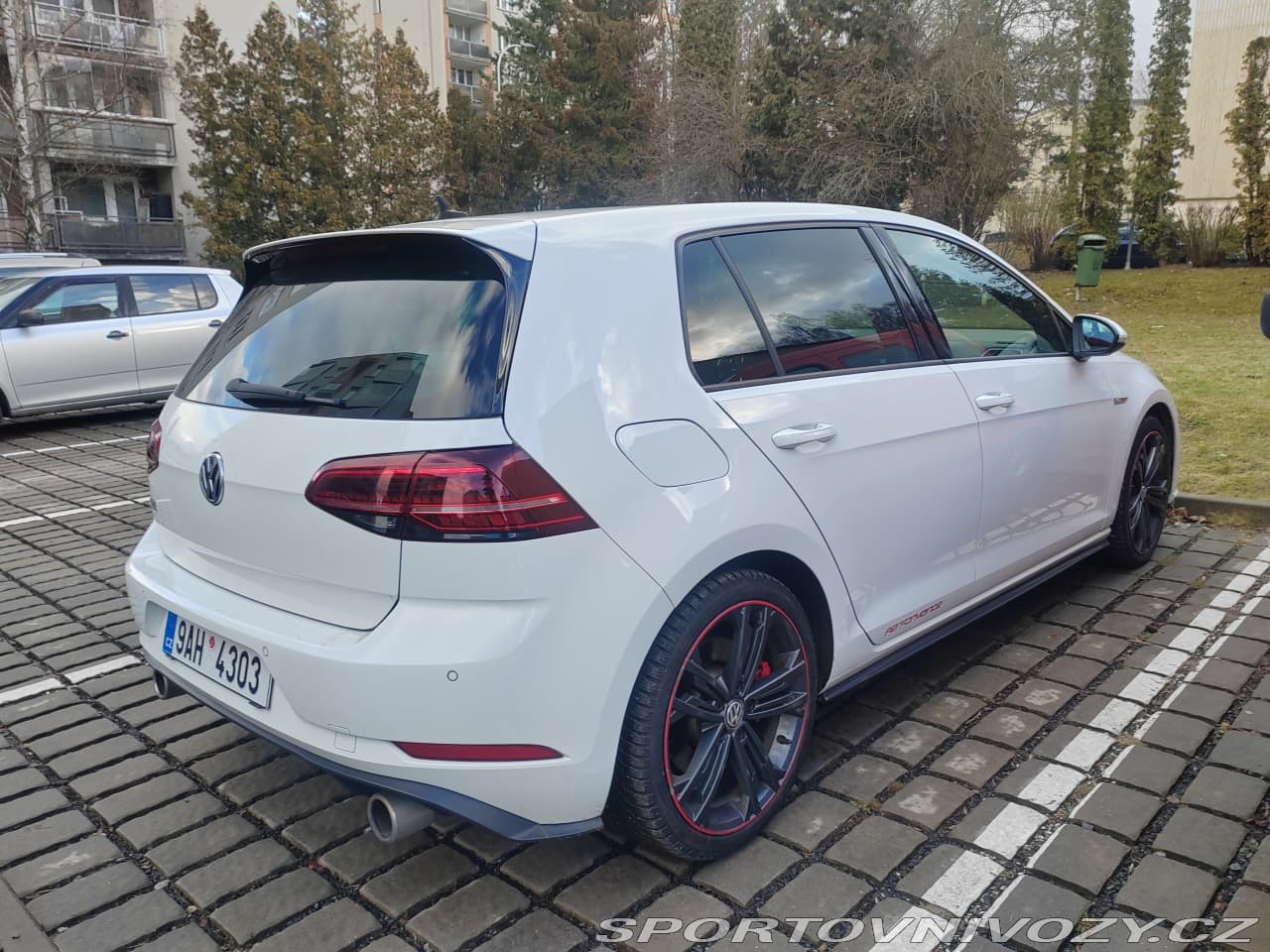 2019 Volkswagen Golf - 3