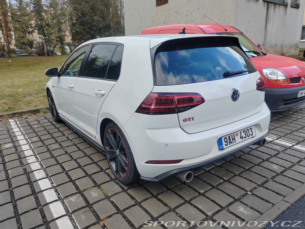 2019 Volkswagen Golf - 4
