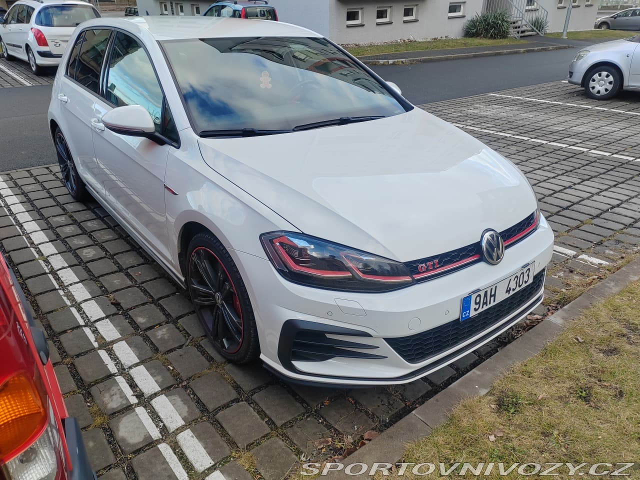 2019 Volkswagen Golf - 7