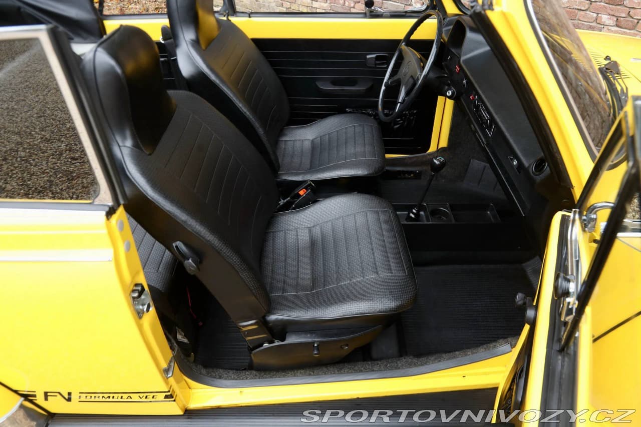 1975 Volkswagen Beetle - 12