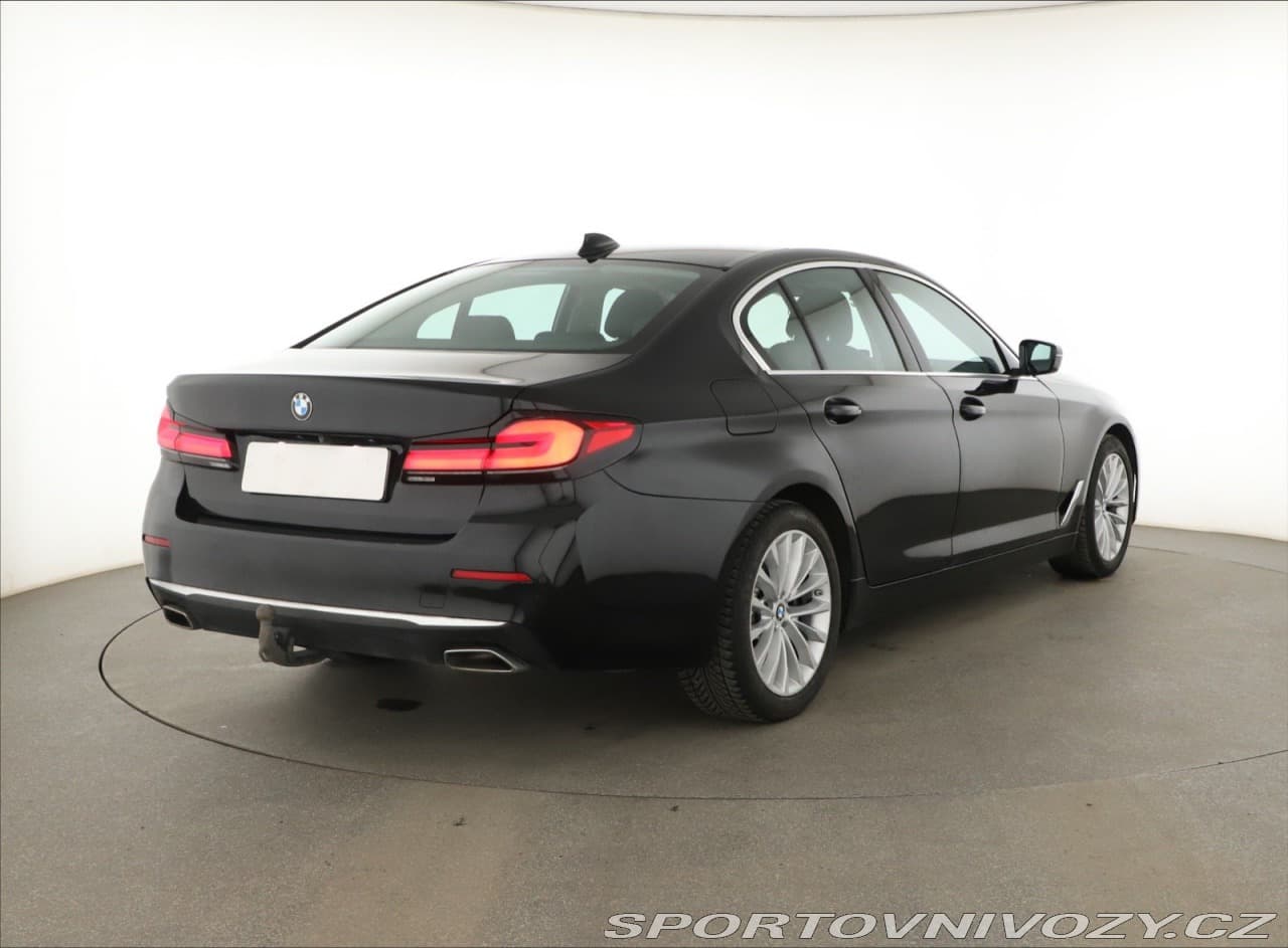2021 BMW 5-SERIES - 5