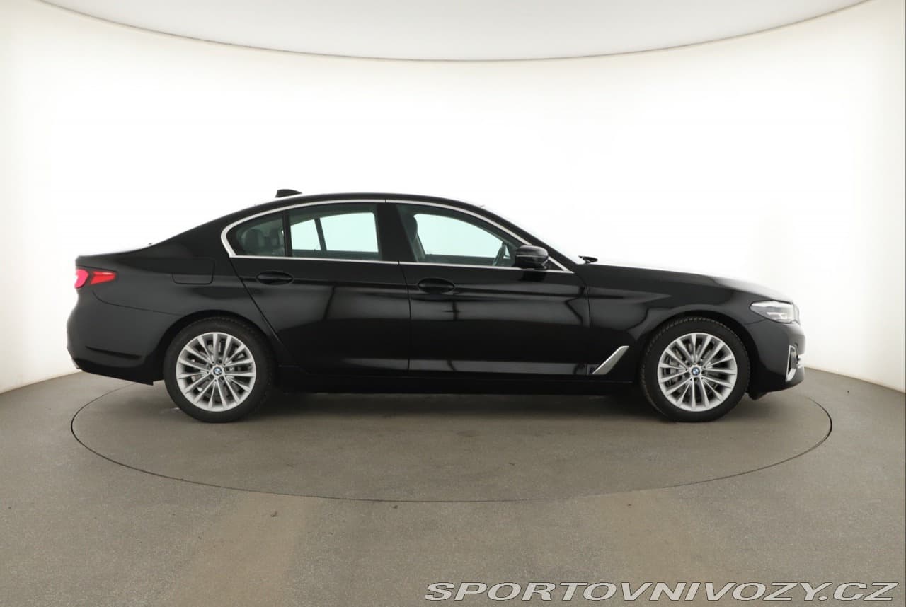 2021 BMW 5-SERIES - 6