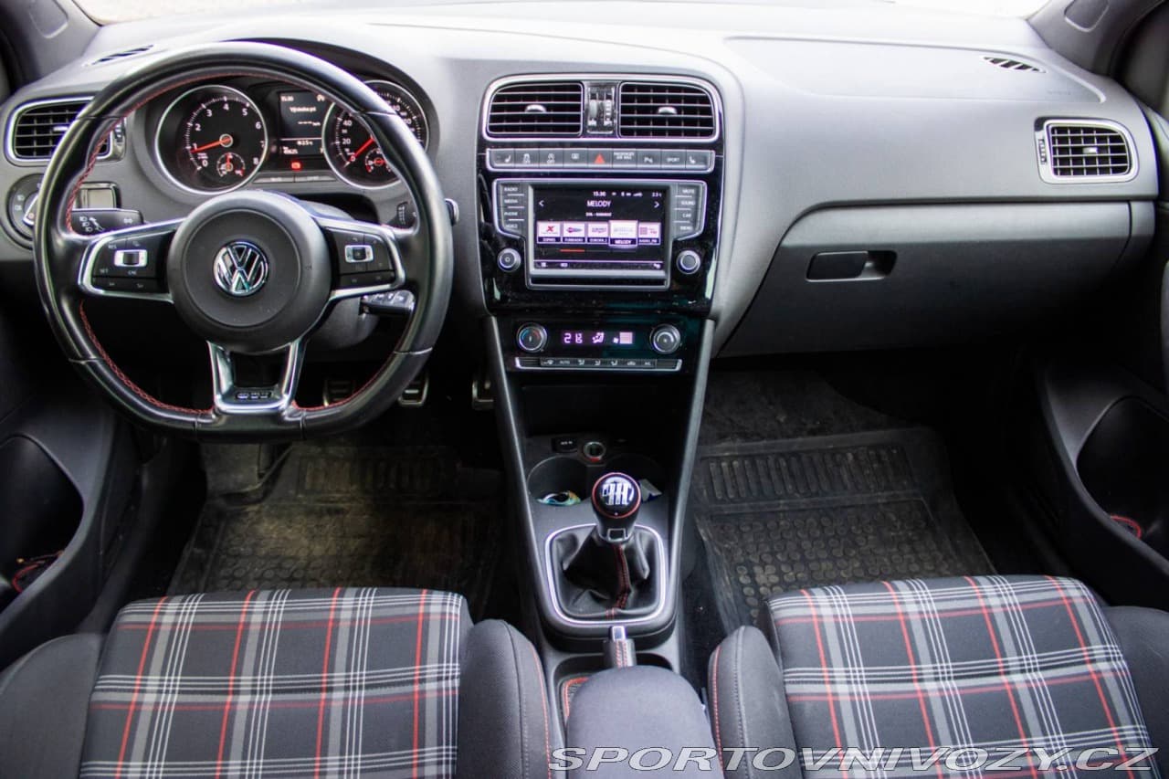 2016 Volkswagen Polo - 13