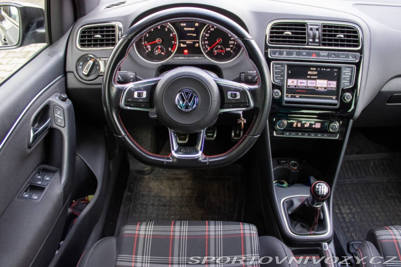 2016 Volkswagen Polo - 14