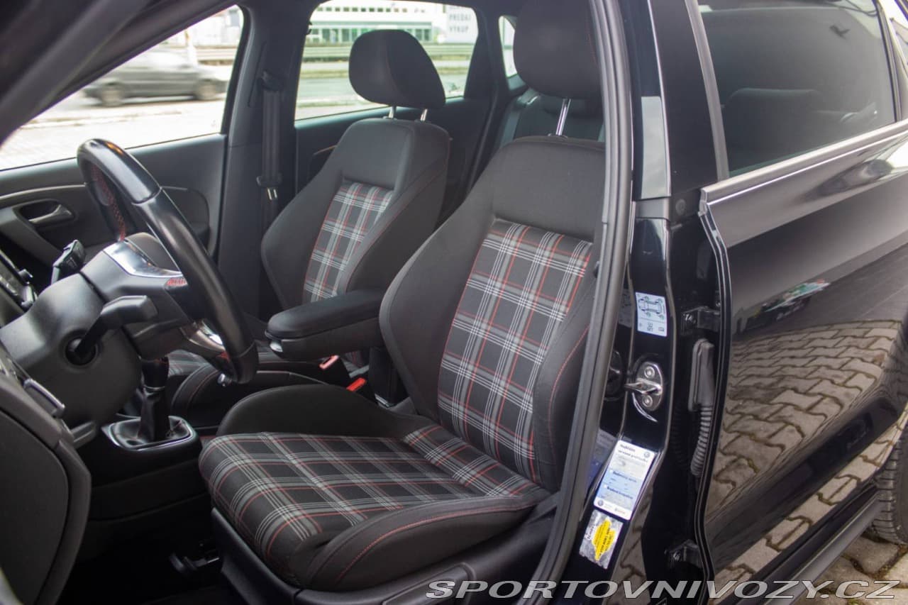 2016 Volkswagen Polo - 18