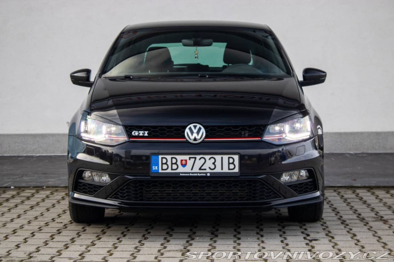2016 Volkswagen Polo - 2