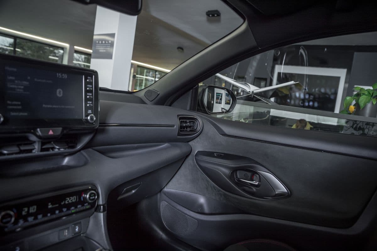 2022 Toyota Yaris - 12