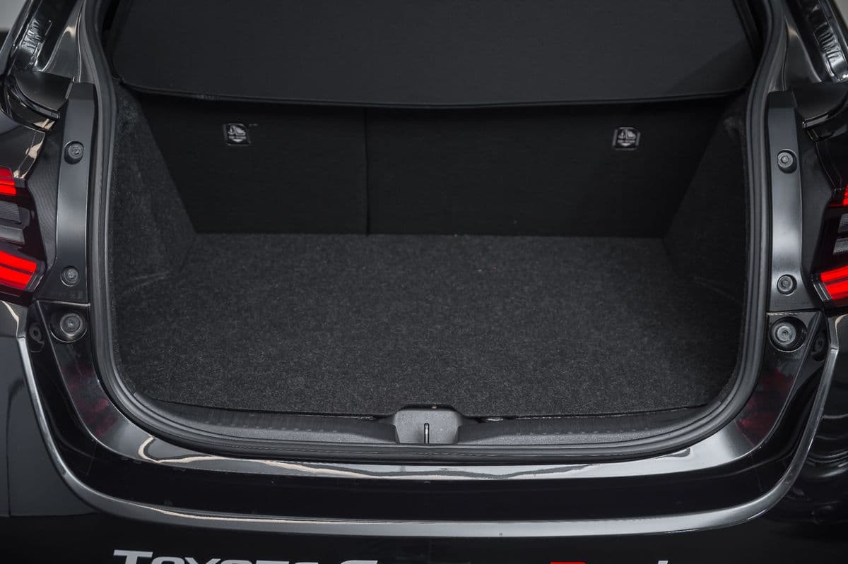 2022 Toyota Yaris - 13