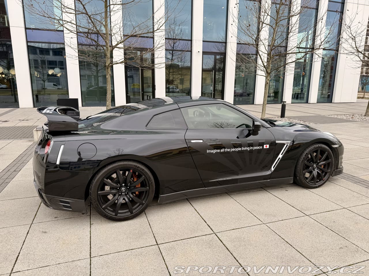 2014 Nissan GT-R - 11