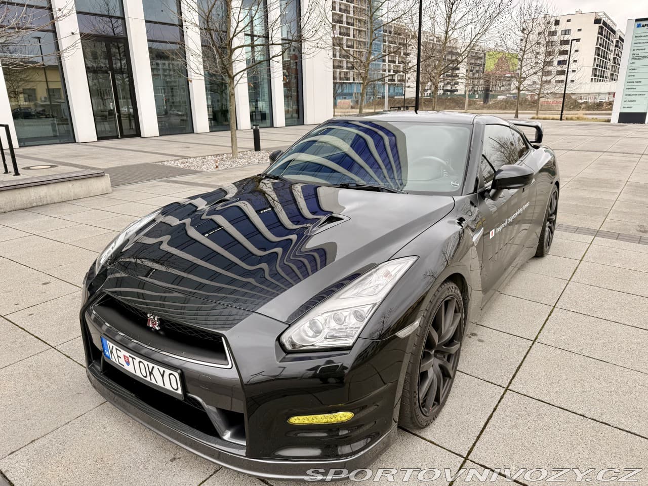 2014 Nissan GT-R - 15