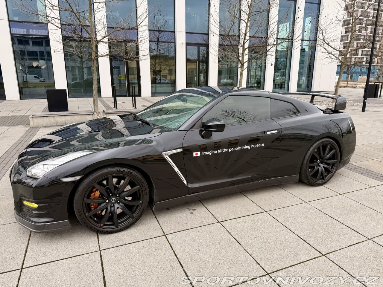 2014 Nissan GT-R - 16