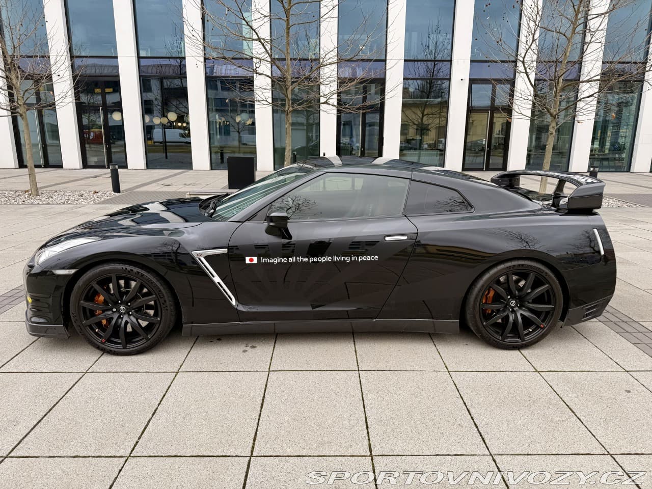2014 Nissan GT-R - 17