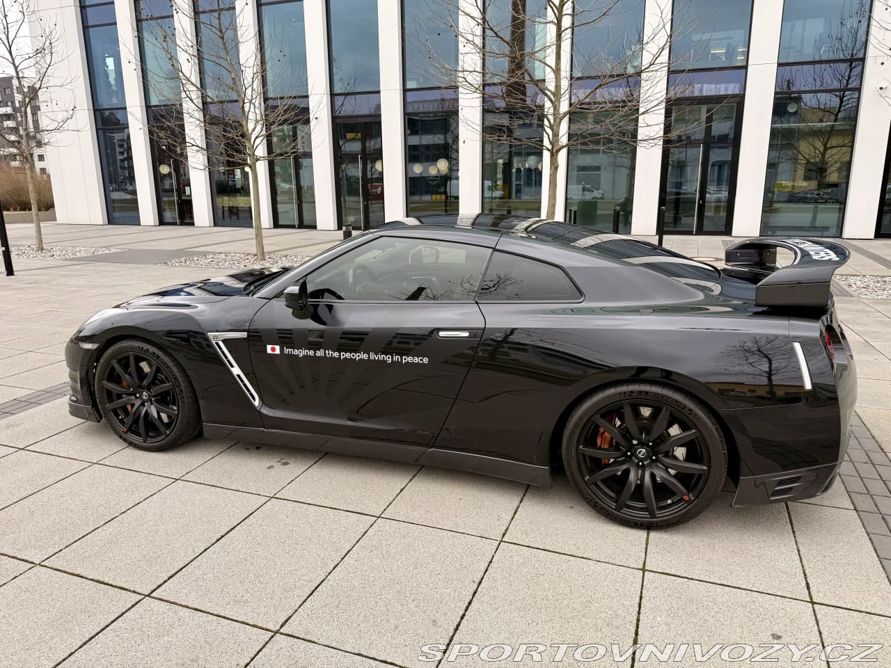 2014 Nissan GT-R - 18
