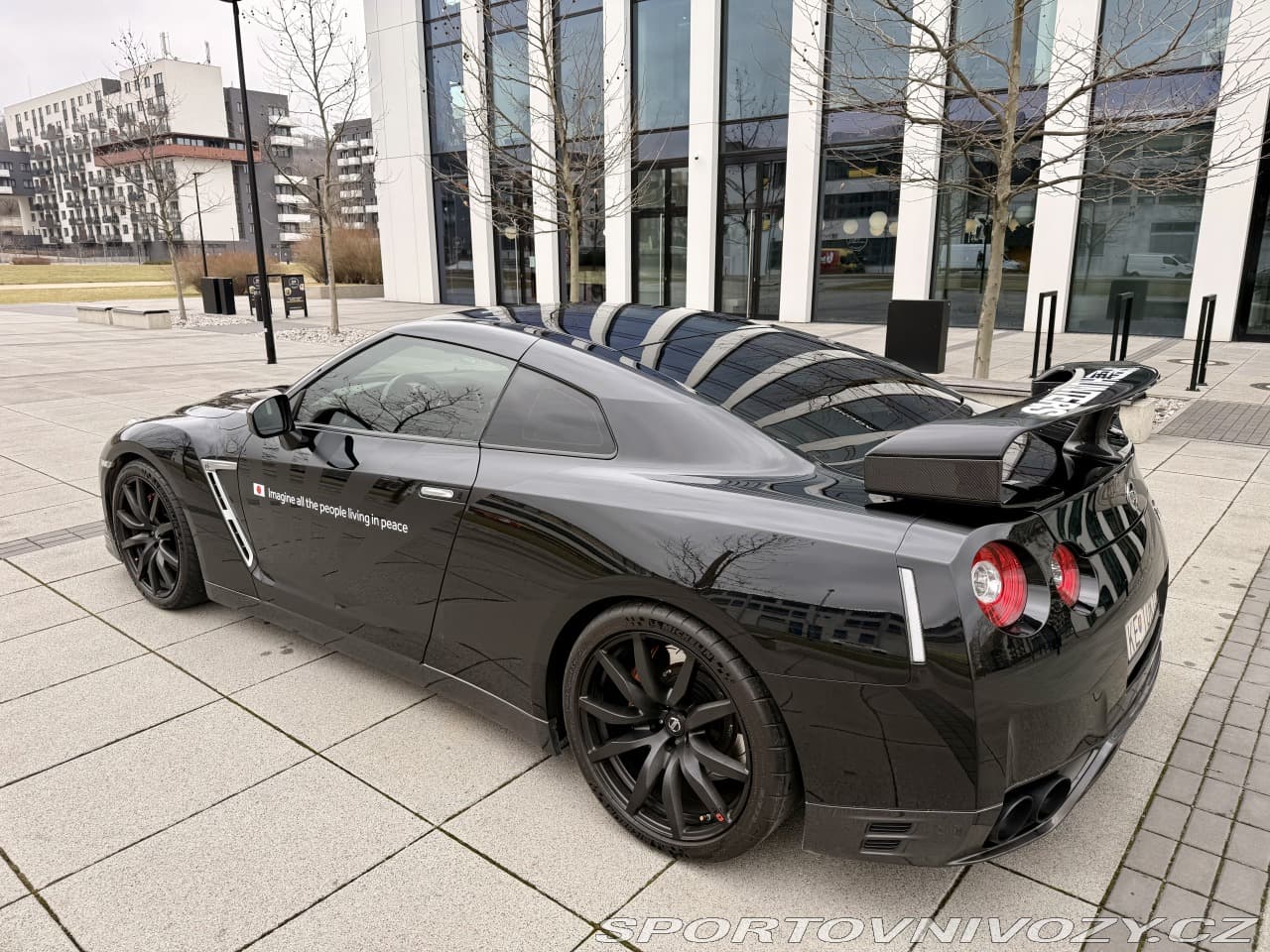 2014 Nissan GT-R - 19