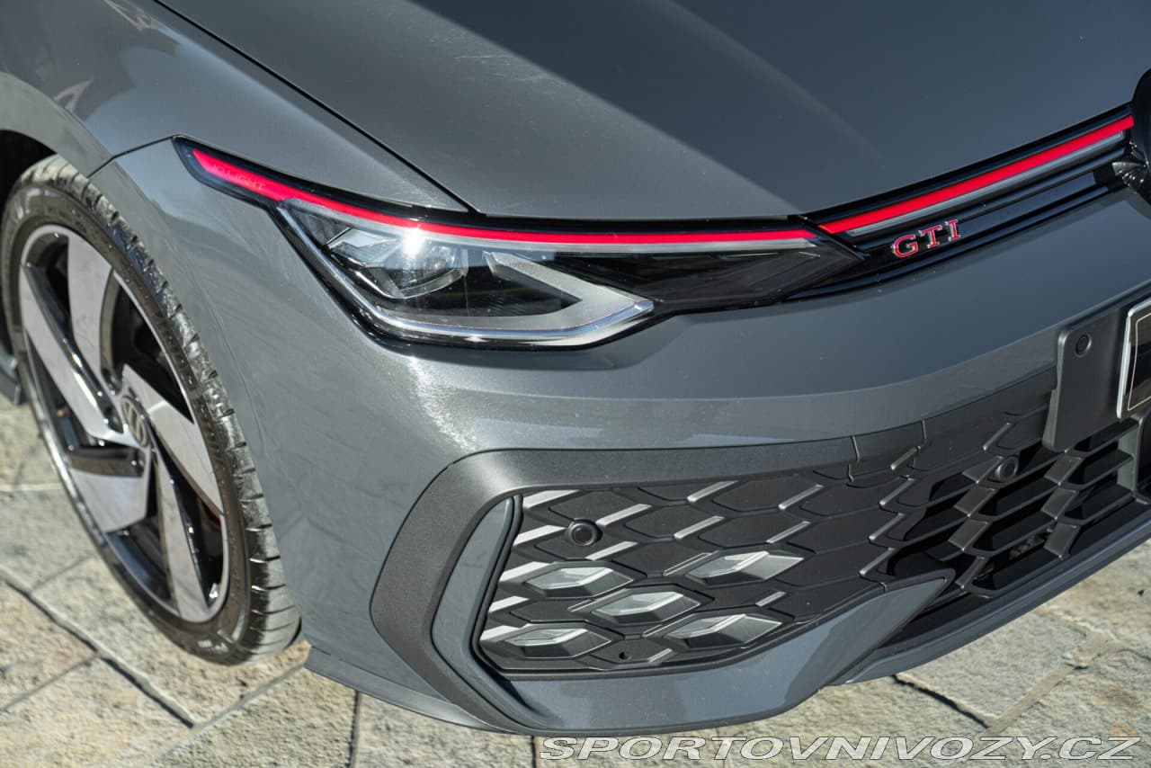 2025 Volkswagen GOLF - 16