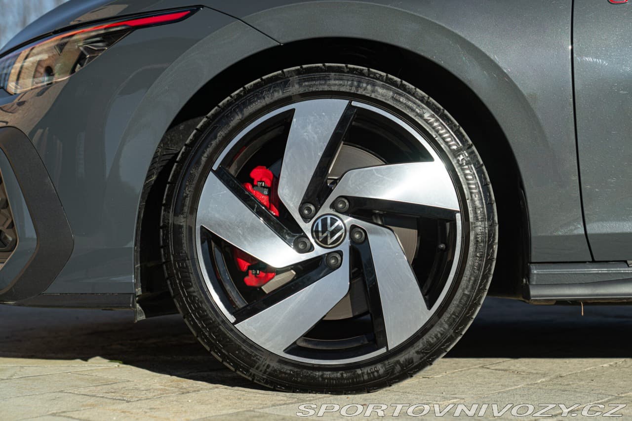 2025 Volkswagen GOLF - 19