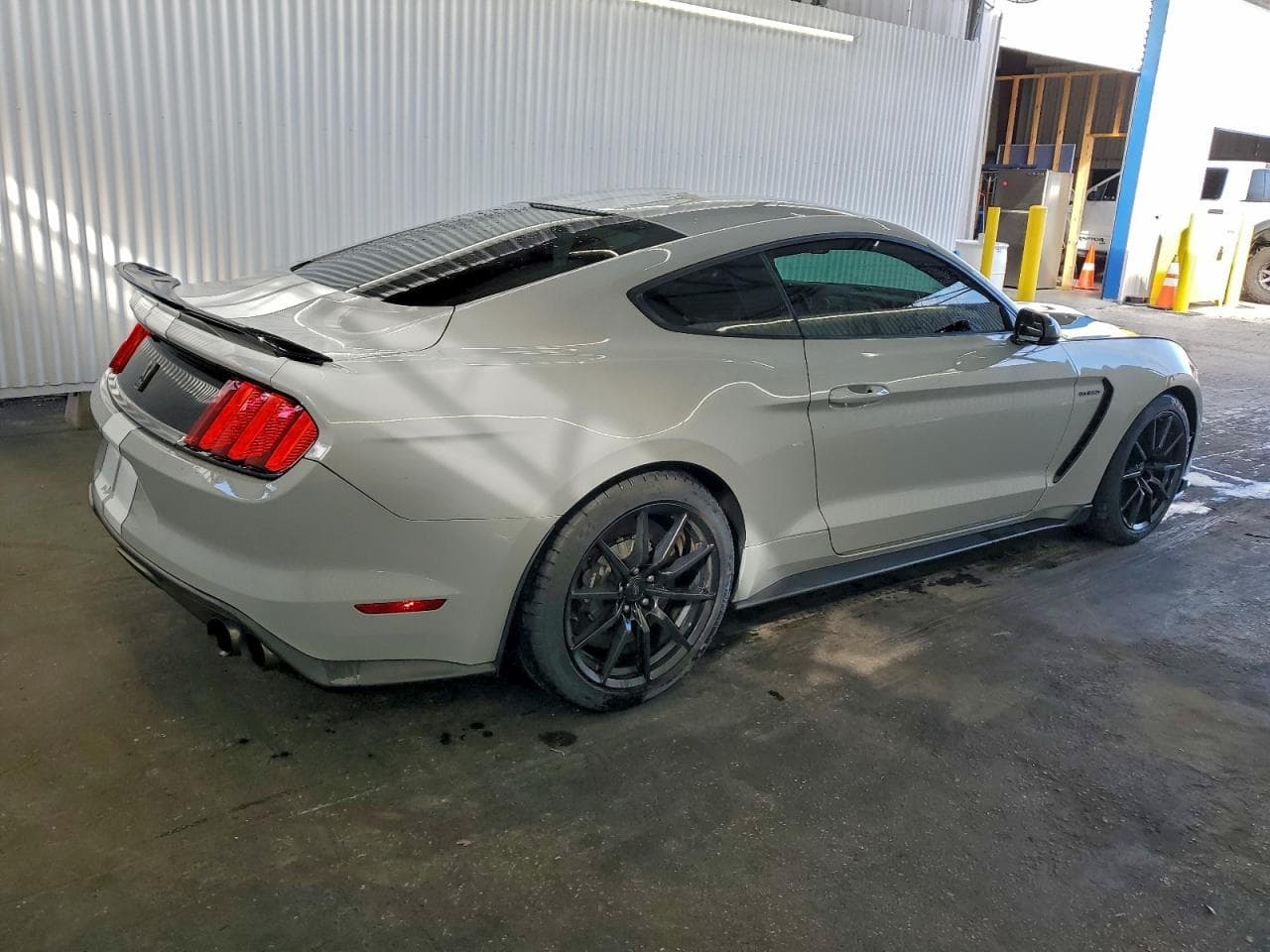 2017 Ford Mustang - 8