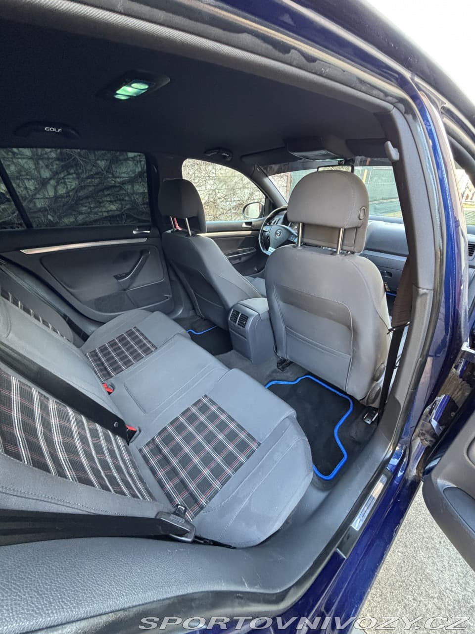 2005 Volkswagen Golf - 8