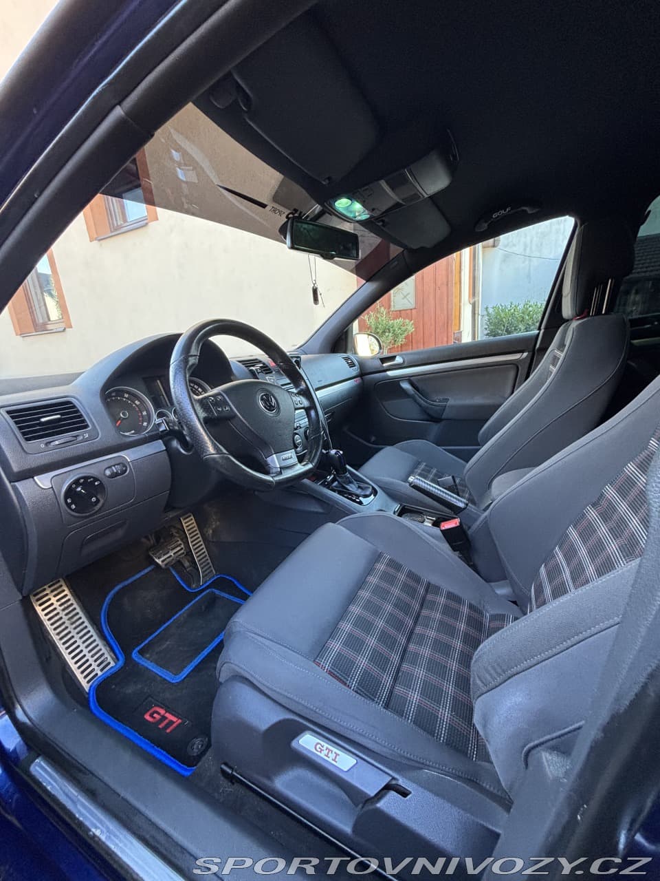 2005 Volkswagen Golf - 9