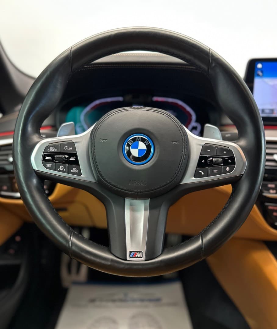 2021 BMW 5-Series - 12