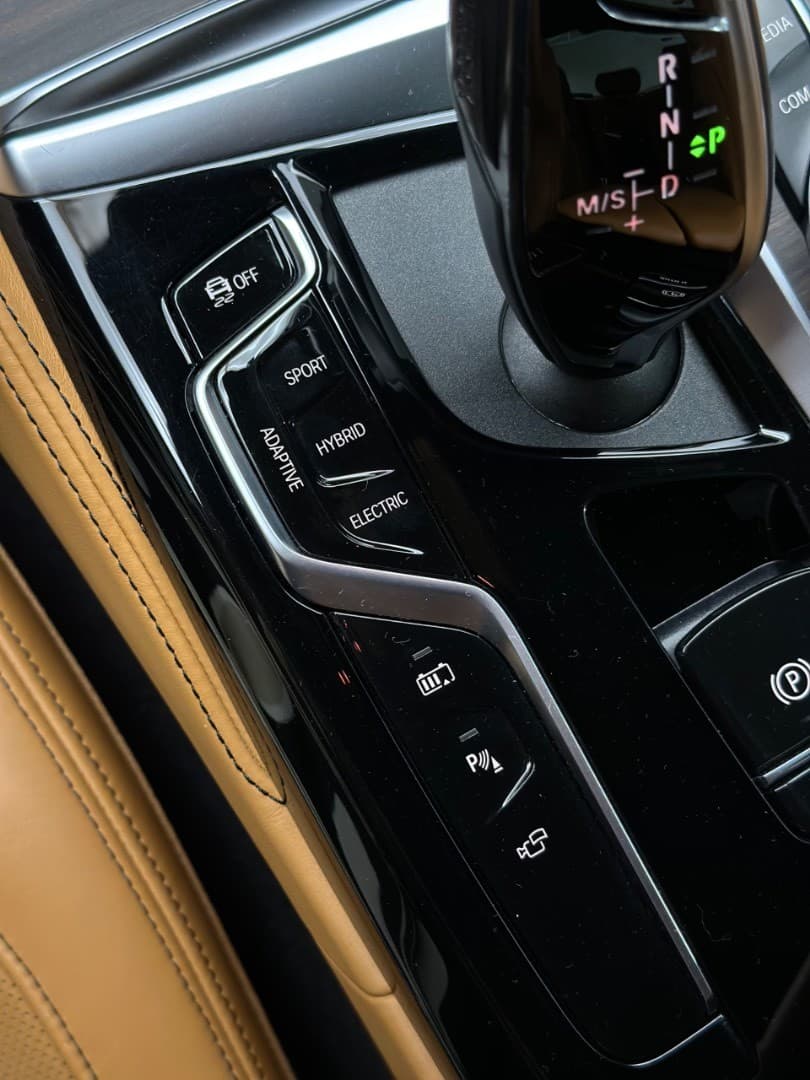 2021 BMW 5-Series - 17