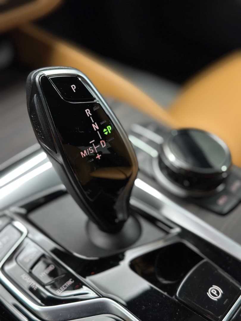 2021 BMW 5-Series - 18