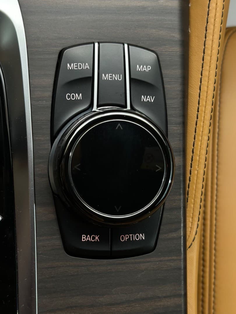 2021 BMW 5-Series - 19