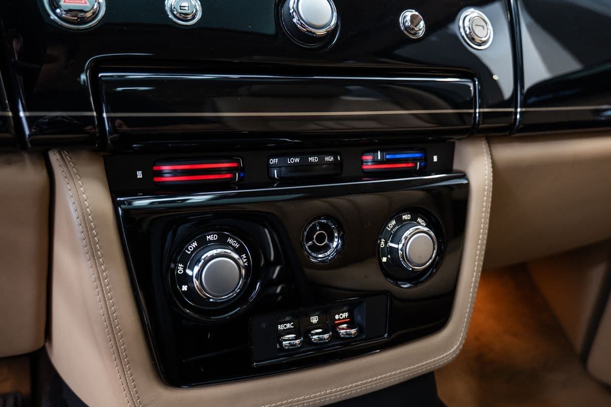 2015 Rolls-Royce Phantom - 16