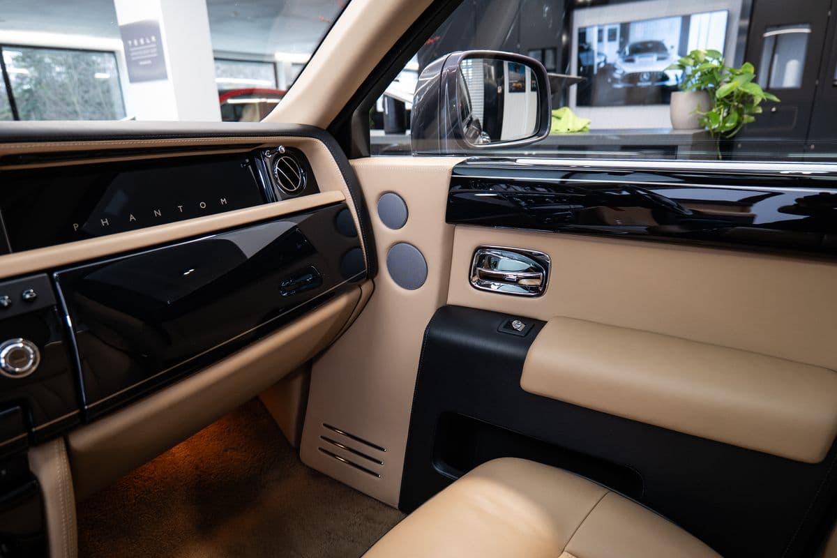 2015 Rolls-Royce Phantom - 17