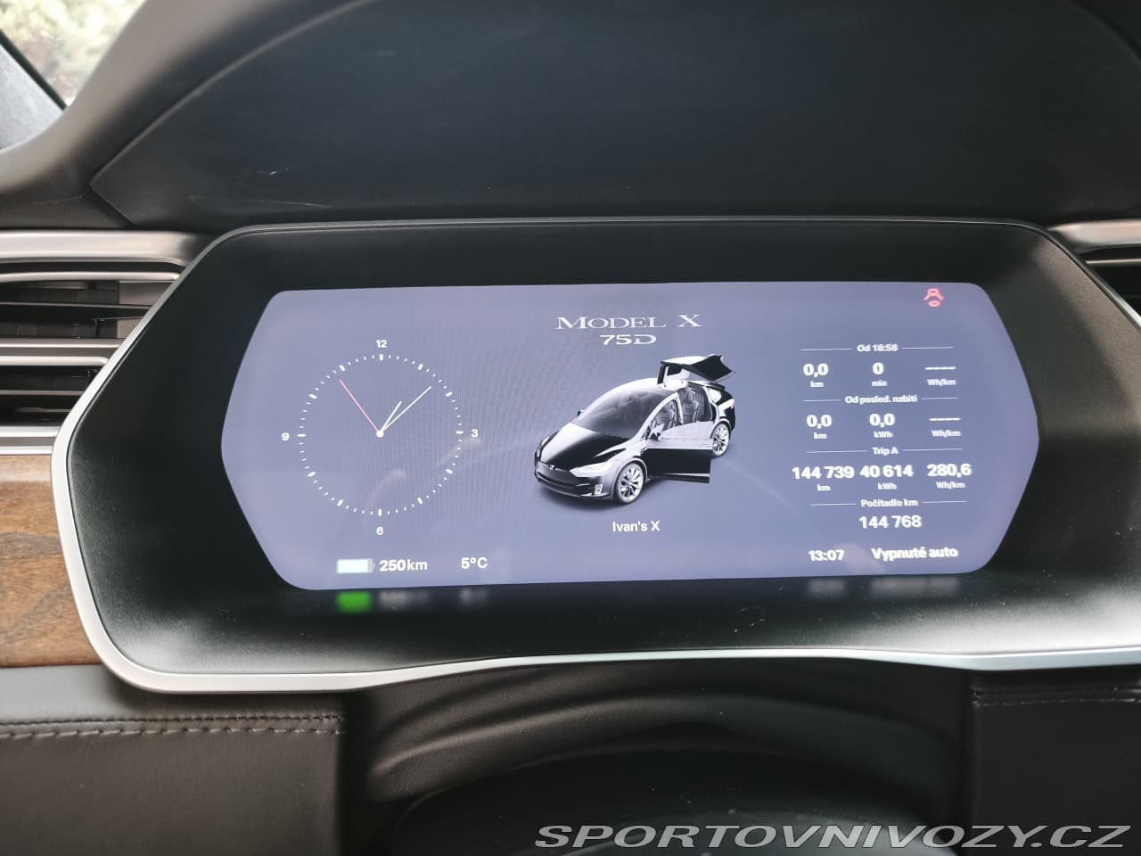 2018 Tesla Model X - 18