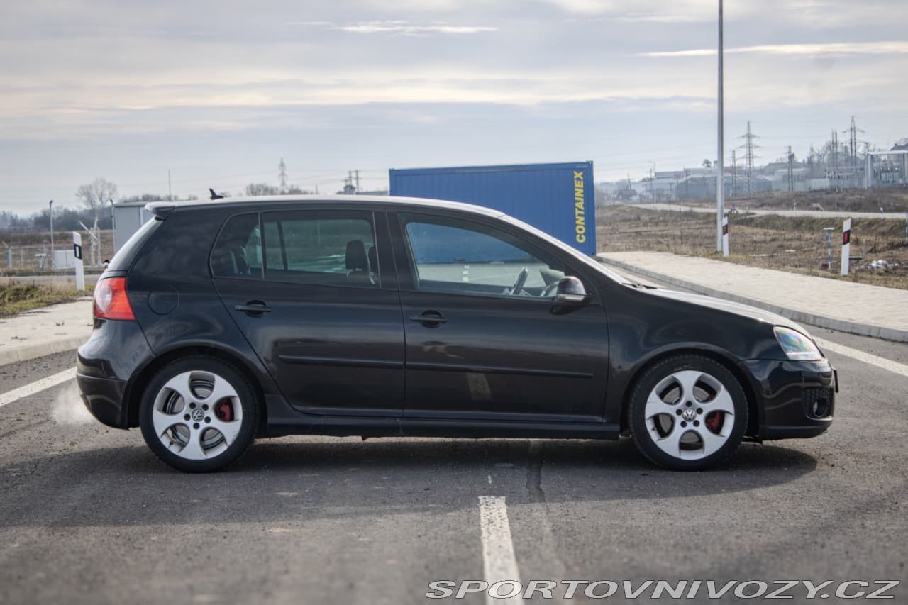 2005 Volkswagen Golf - 4