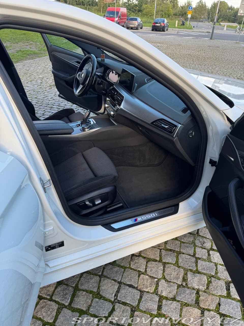 2018 BMW 5-SERIES - 10