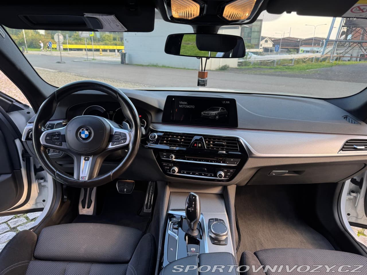 2018 BMW 5-SERIES - 11