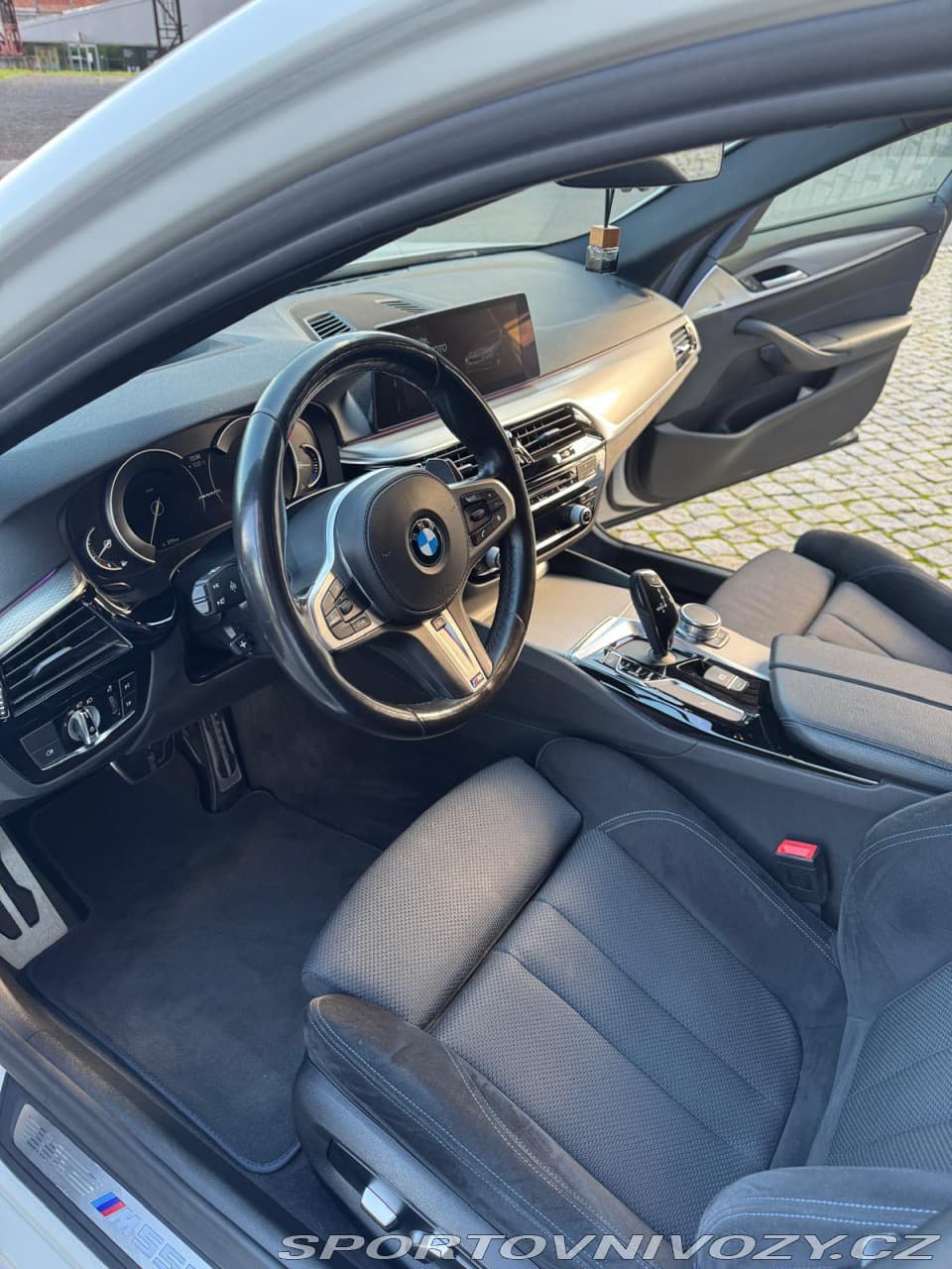 2018 BMW 5-SERIES - 8