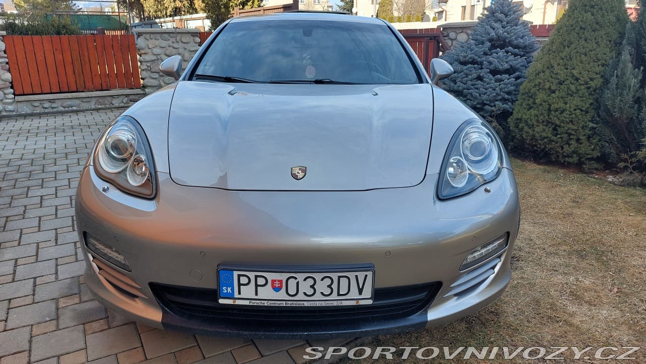 2010 Porsche PANAMERA - 2