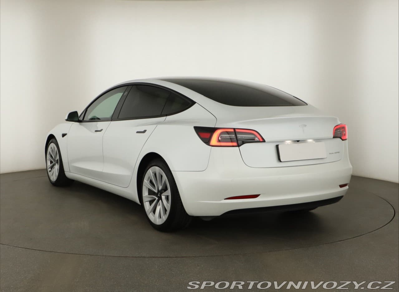 2020 Tesla Model 3 - 4