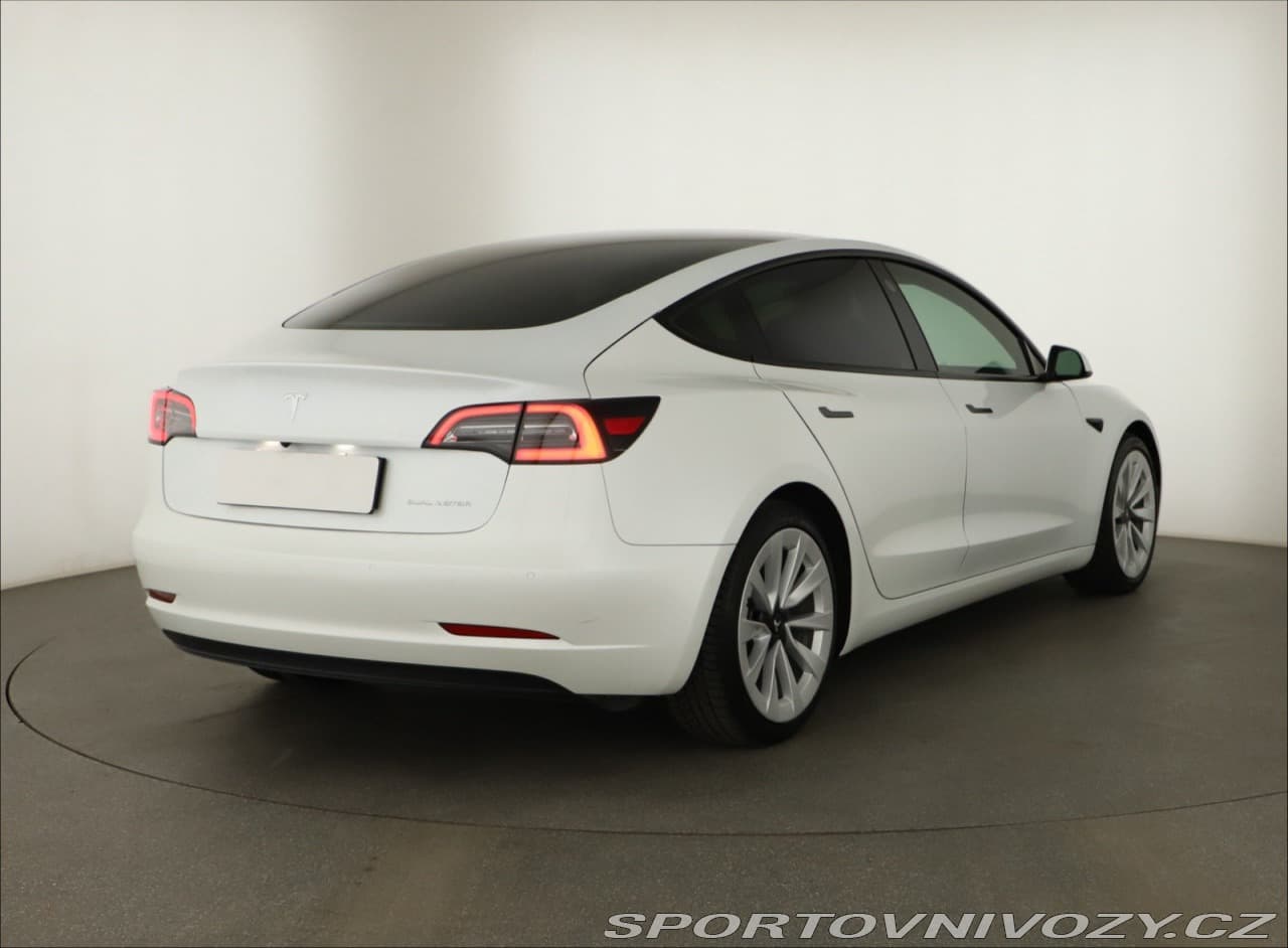 2020 Tesla Model 3 - 5