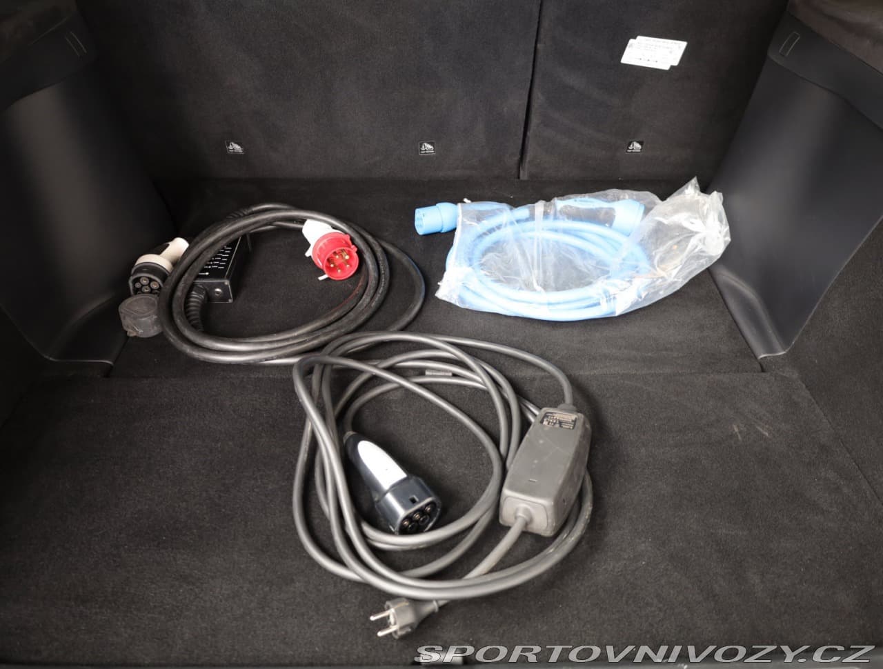 2019 Tesla Model X - 19