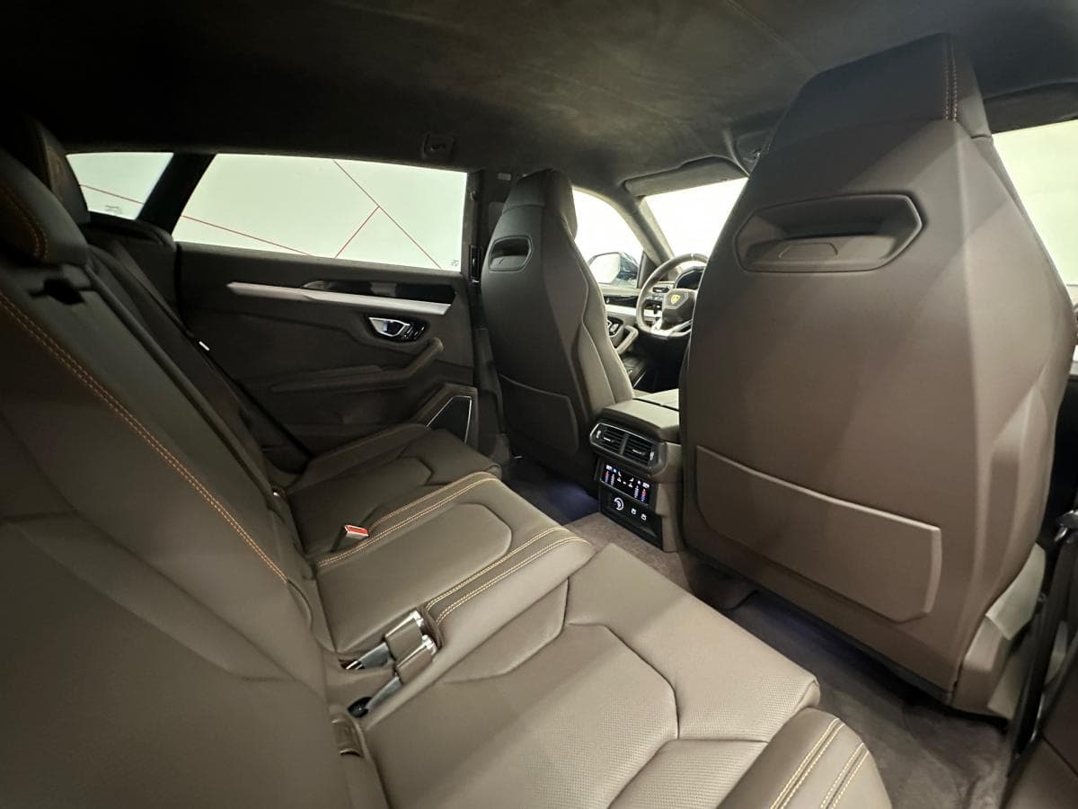 2024 Lamborghini Urus - 10