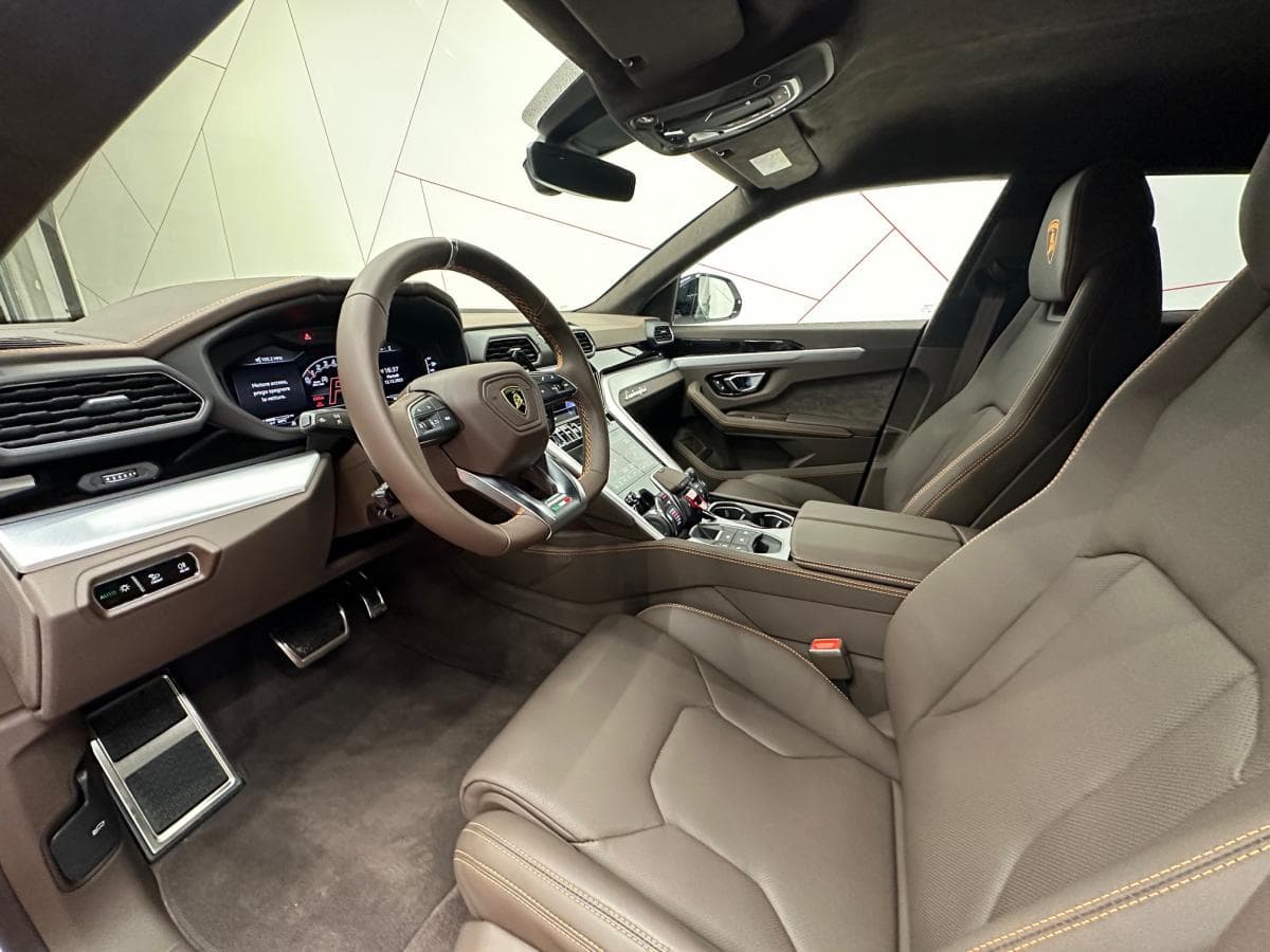 2024 Lamborghini Urus - 8