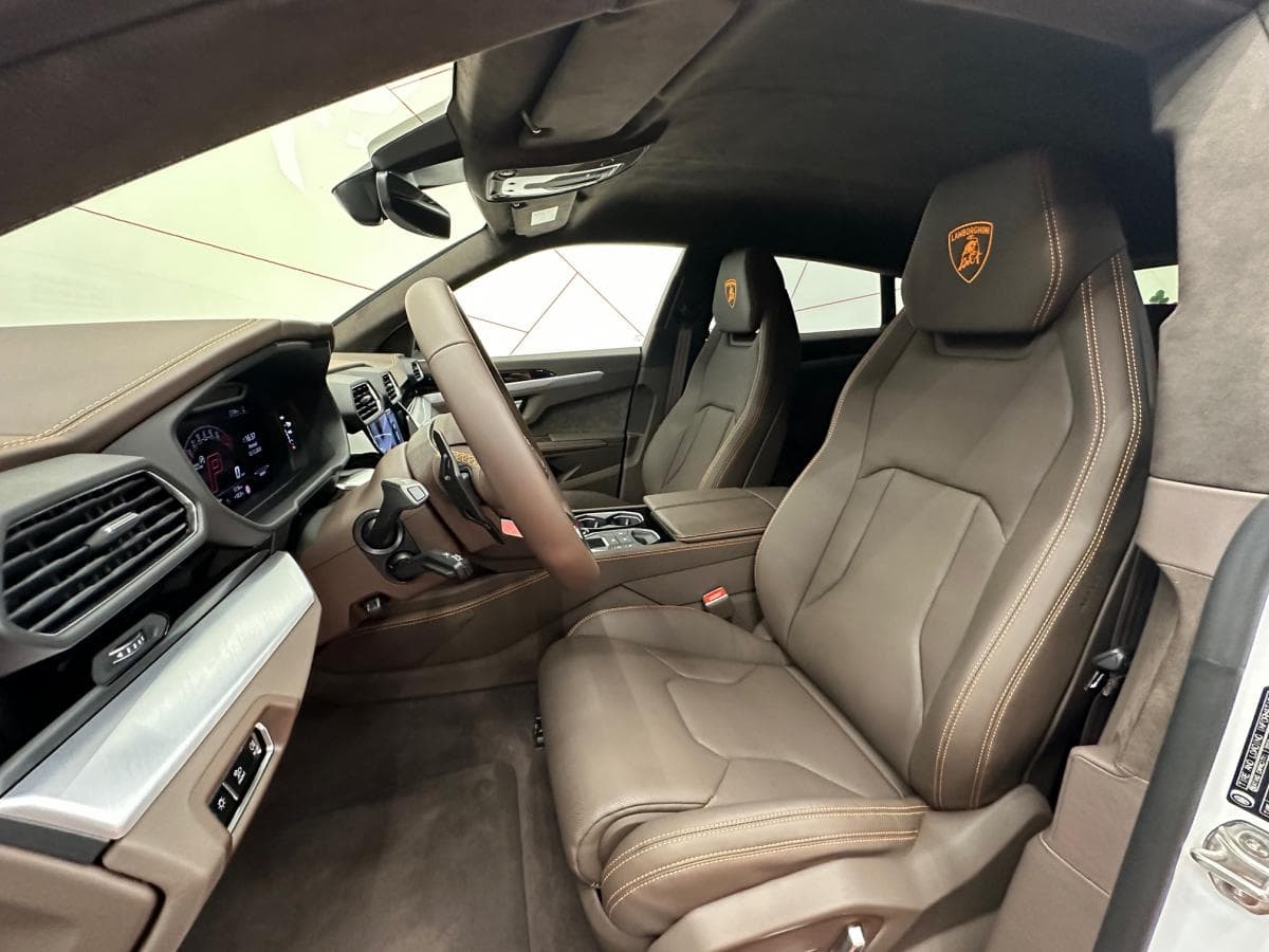 2024 Lamborghini Urus - 9