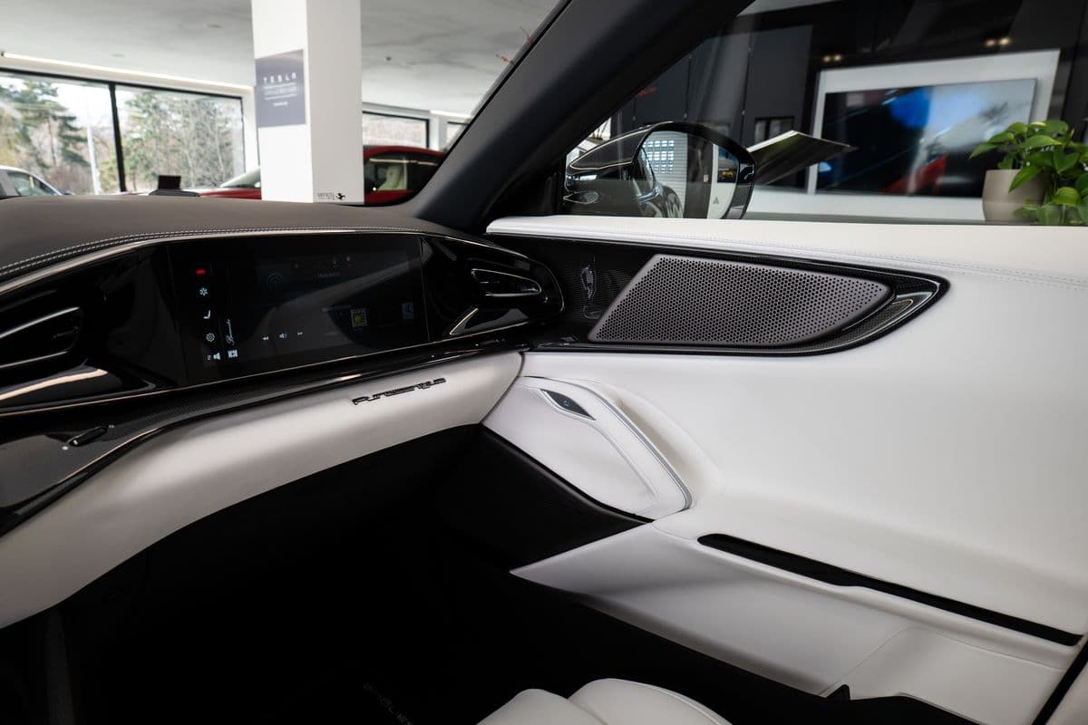 2026 Ferrari Purosangue - 18