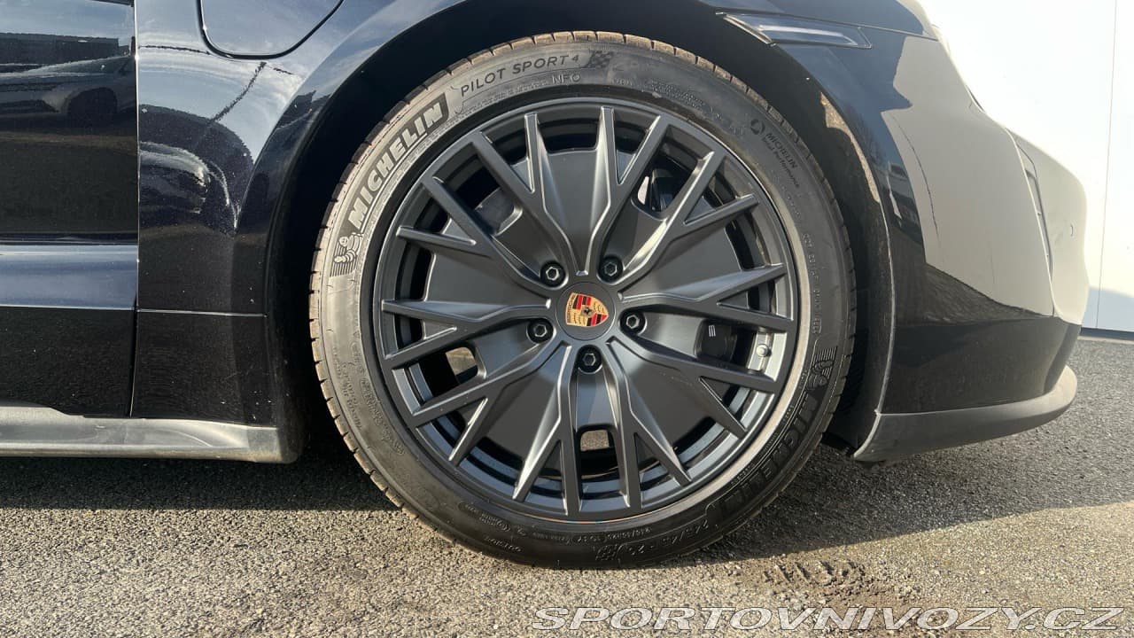 2023 Porsche Taycan - 10