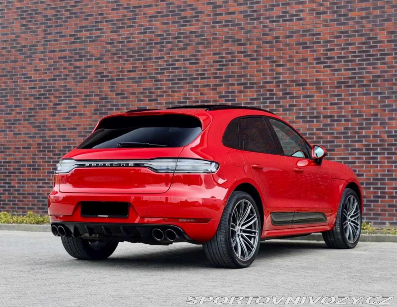 2020 Porsche Macan - 14