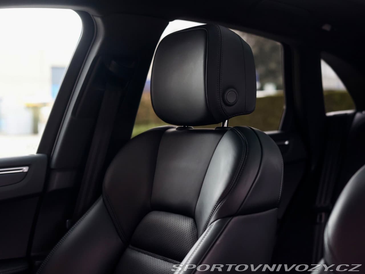 2020 Porsche Macan - 19