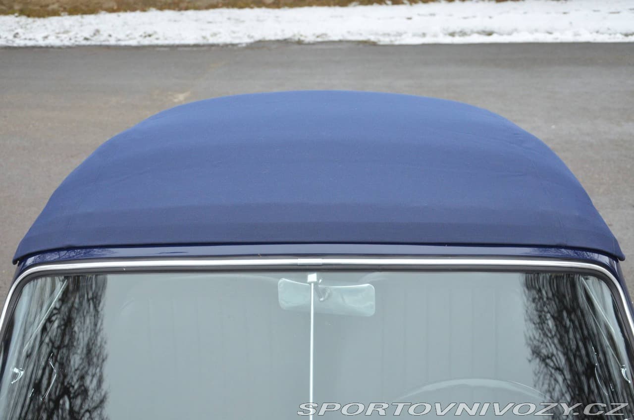 1961 Porsche 356 - 12