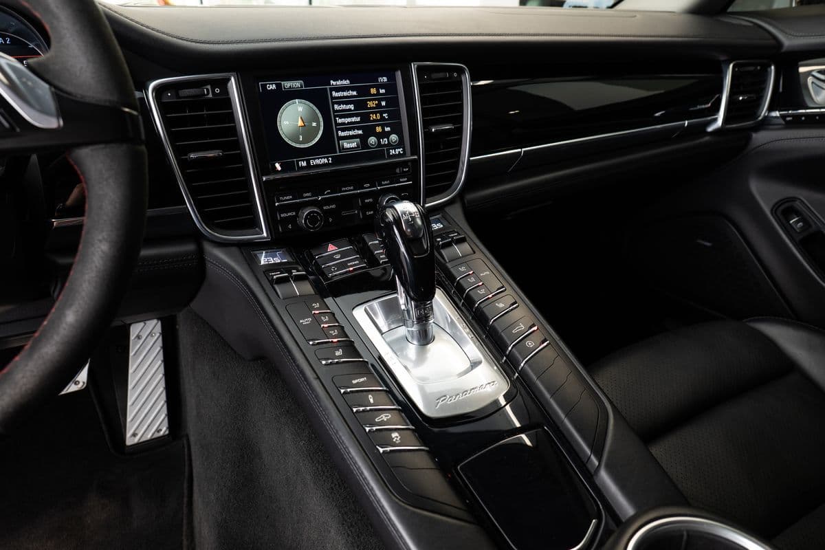 2011 Porsche Panamera - 12